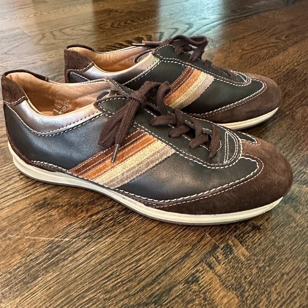 Tod’s boys leather/suede sneakers